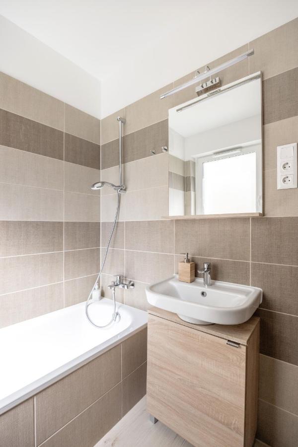 211 / 1 Bedroom / Modern Condo In City Center Budapest Exterior photo